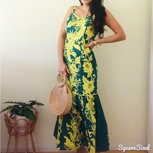 Vintage Dresses & Skirts - Modern Mu’umu’u: Yellow Lotus flower